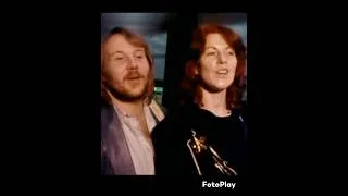 Thumbnail: Benny Andersson and Frida Lyngstad (ABBA) singing together in an airport.