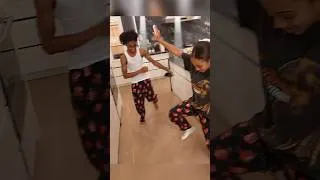 Thumbnail: Cousin dance battle 😂