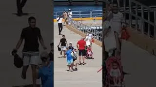 Thumbnail: FUNNEST Cruise Pier Runner Race EVER!😂