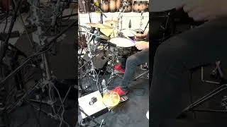 Thumbnail: Thomas Lang playing a hip groove on a Percussion Setup with a Meinl Snare Box