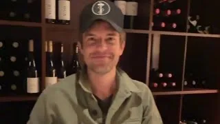 Thumbnail: Mr. Brightside comes on at a restaurant while The Killers are there