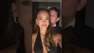Thumbnail: Jessica Alba & Danny Ramirez Turn Heads! 😍