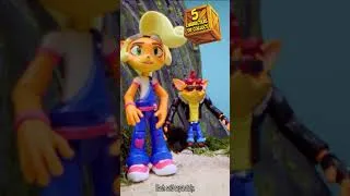 Thumbnail: Crash Bandicoot Figures