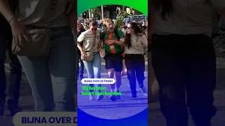 Thumbnail: OPZIJ, OPZIJ, OPZIJ! De laatste lopers rennen over de finish | #shorts