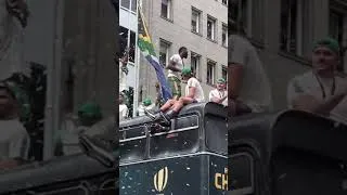 Thumbnail: Siya Kolisi and the Springboks on their trophy tour in Johannesburg