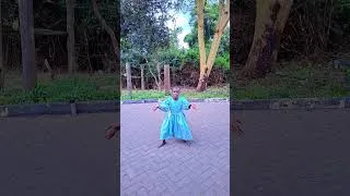 Thumbnail: Dancing little girl