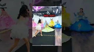 Thumbnail: This Modelling Teacher Play Red Light Green Light game With all girls