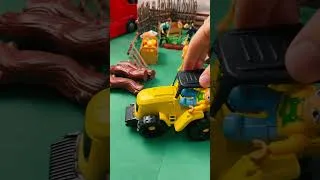 Thumbnail: YELLOW TRACTOR WORKING / TRATOR AMARELO TRABALHANDO
