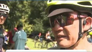 Thumbnail: Hundreds of cyclists, runners, and birders protest Trump redevelopment of East Potomac Park