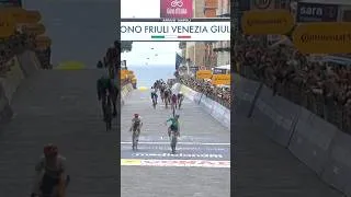 Thumbnail: Davide Ballerini wins stage 6 of the Giro in Napoli