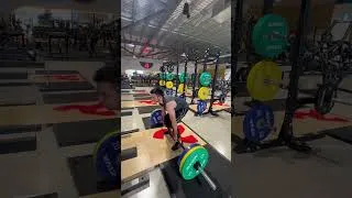 Thumbnail: Gym lifting weights over 100kg #lifeisbutadream #travelvlog