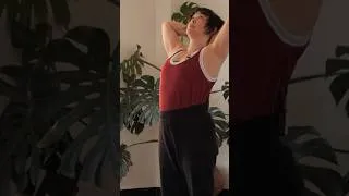 Thumbnail: Feel good 3min standing stretch reset 🧘🏻‍♀️🌸 #yogaflow #yogaroutine #energise #reset #movementbreak