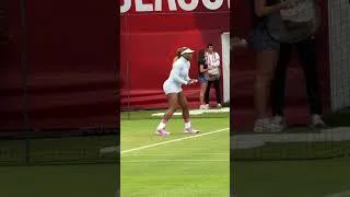 Thumbnail: Great to see Serena back on the singles. Here is Serena training a couple of weeks ago at Queens